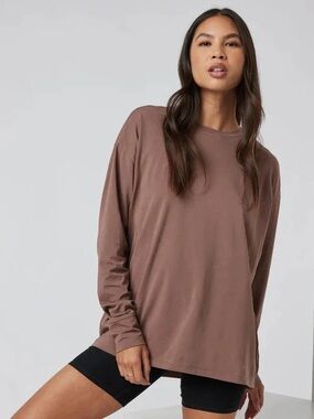 Vuori Long-Sleeve Feather Tee